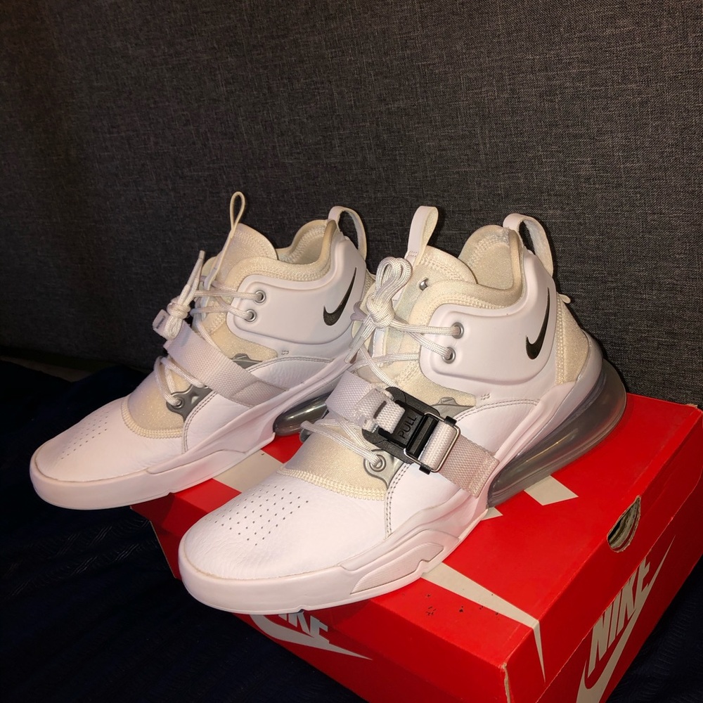 White Air Force 270’s used - Picture 2 of 3